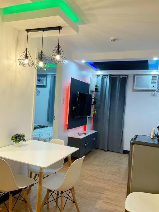 Ar02 1Bedroom Condo Unit With Free Pool, Hbo, Netflix & Wifi Davao City Екстериор снимка